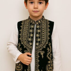 Vestuta brodata copii 8